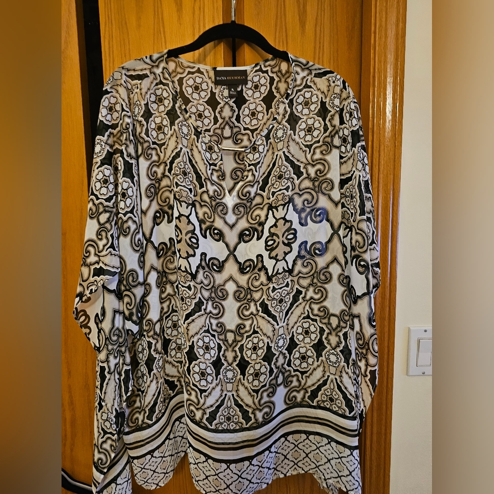 Plus size flowy blouse.